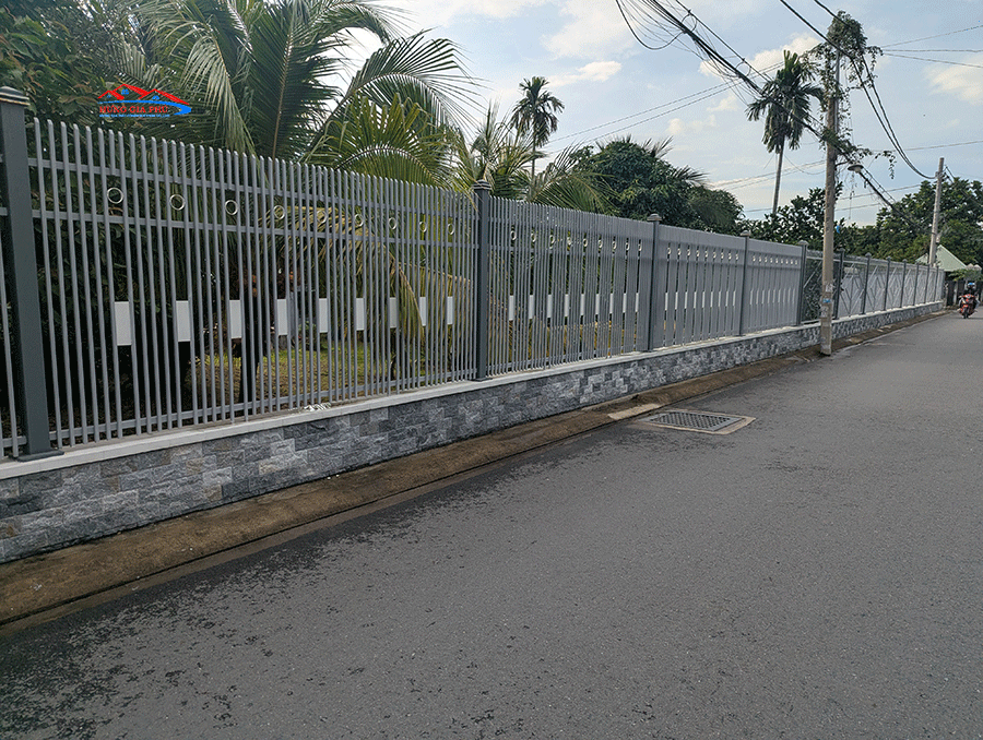 Thi công hàng rào sắt