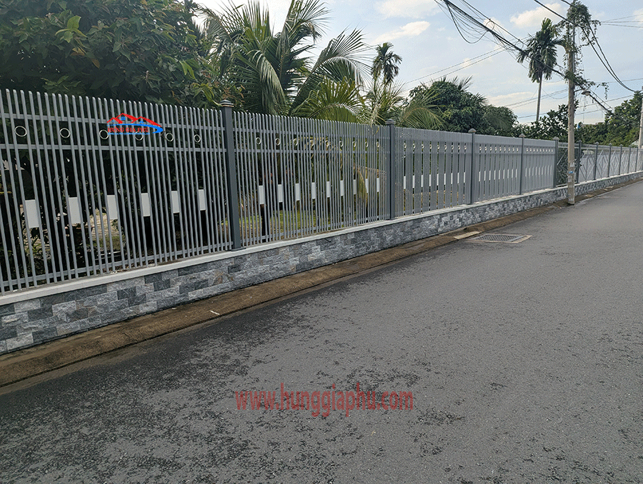 Thi công hàng rào sắt